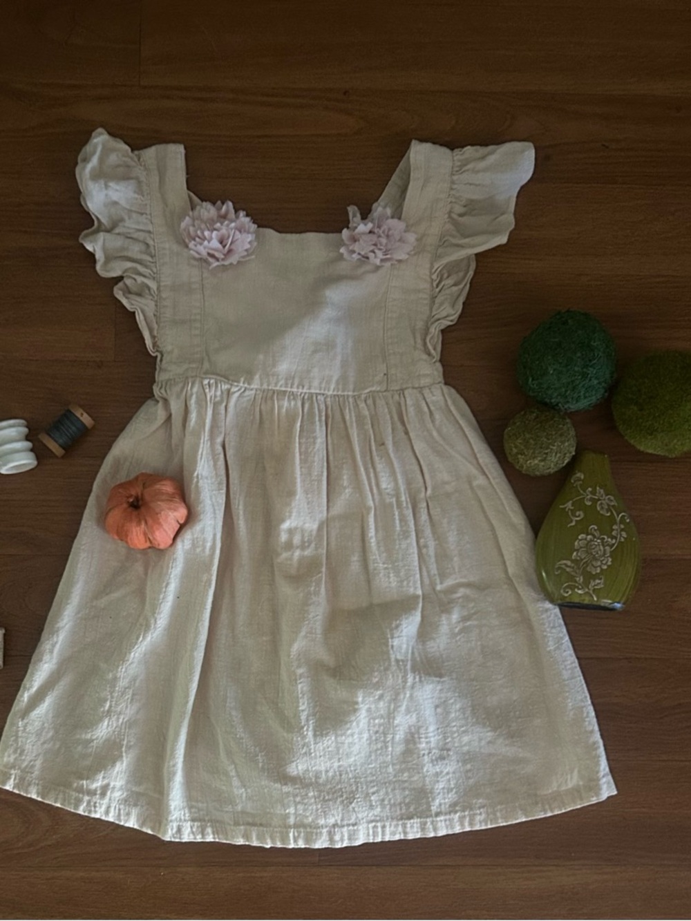 Girls Cream Ruffle Sleeve Dress Pink Flower Accents feel of a heavy linen 4T